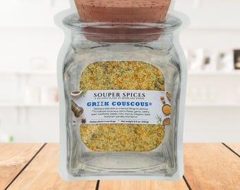 Griechischer Couscous | Mediterrane Gerichte, griechischer Salat, schnell und einfach, gesunde Ernährung, Mittagessen oder einfaches Abendessen, niedriger Salzgehalt