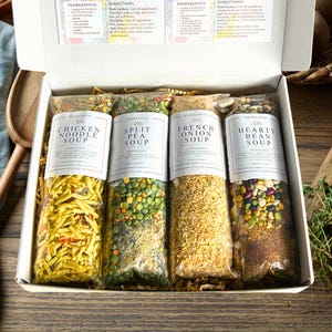 自家製スープギフトバスケット（ミックス4種類入り） - それぞれ4食分以上 | 忙しいご家族、ご年配の方、お見舞い、お誕生日おめでとうなどに最適です