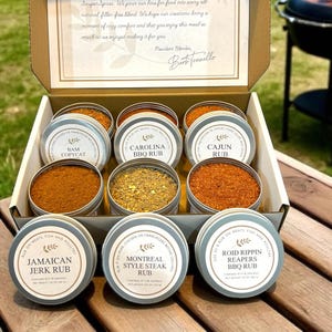 Grill Master Dry Rub Geschenk-Set | 6 extrem würzige Grillgewürze, einzigartiges Geschenk für Vater, Männer, Bruder, Onkel, Gourmet-Grillenpfeffergewürze