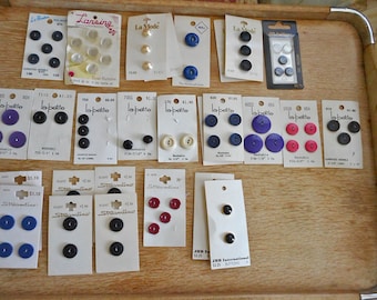 26 CARDS of BUTTONS Bulk Mixed Deadstock Lot La Petite La Mode Streamline Multi Designs Colors Size Sewing Stash Clothing Collage Art Crafts