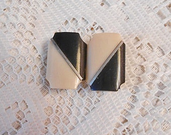 BAKELITE BELT BUCKLE Art Moderne Ebony Ivory 2 pcs Silver Diagonal Geo Des Metal Hook Raised Bracket Clothing Accent Sewing 1920 Real Find