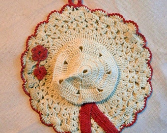 Crochet WIDE BRIM Hat Pot Holder Detailed Cream Design Red Flowers & Ribbons Raised Center Tam Hand Stitched 1940 Vintage Kitchen Wall Art