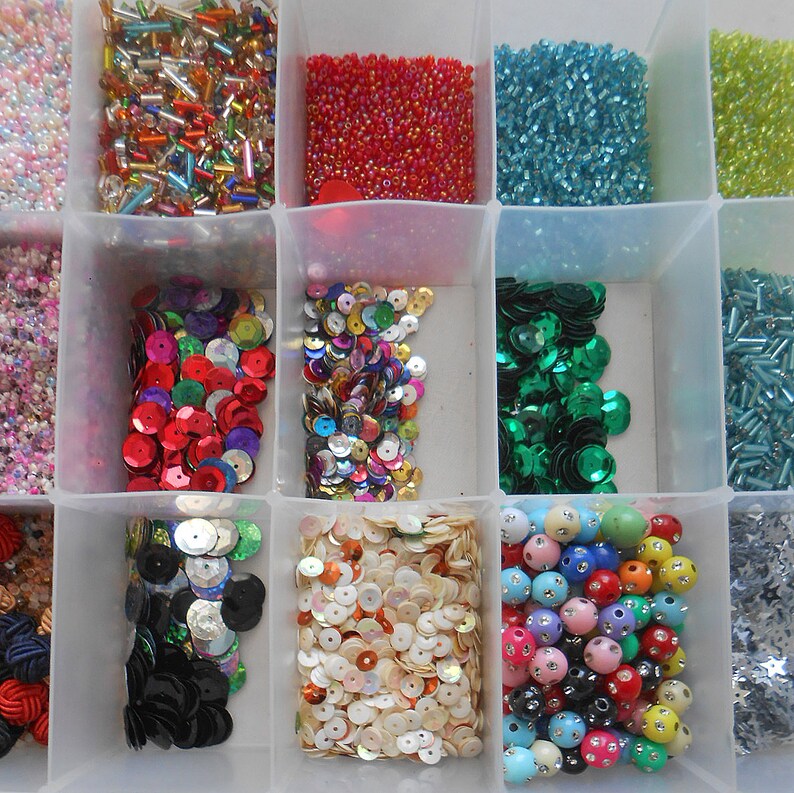 Big Craft BEAD LOT Mixed Shapes Colors Sizes Sequins Stars Round Oblong 7 X 10 Sturdy Plastic
