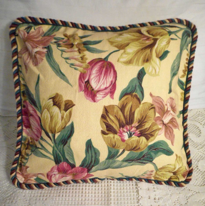 Art Deco PINK TULIPS PILLOW Cover Spring Blooms Gold & Black Geo Stripes Green Sword Leaves Matelasse Back Button Opening Vintage Fabric 15 Bild 8