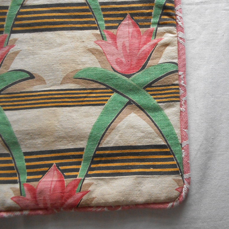 Art Deco PINK TULIPS PILLOW Cover Spring Blooms Gold & Black Geo Stripes Green Sword Leaves Matelasse Back Button Opening Vintage Fabric 15 Bild 4