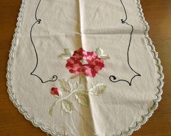 PINK ROSE Table Runner D S Ecru Linen Silk Embroidered Big Bloom & Green Leaves Scallop Edge Black Geo 15 by 46 Antique Edwardian Hand Sewn