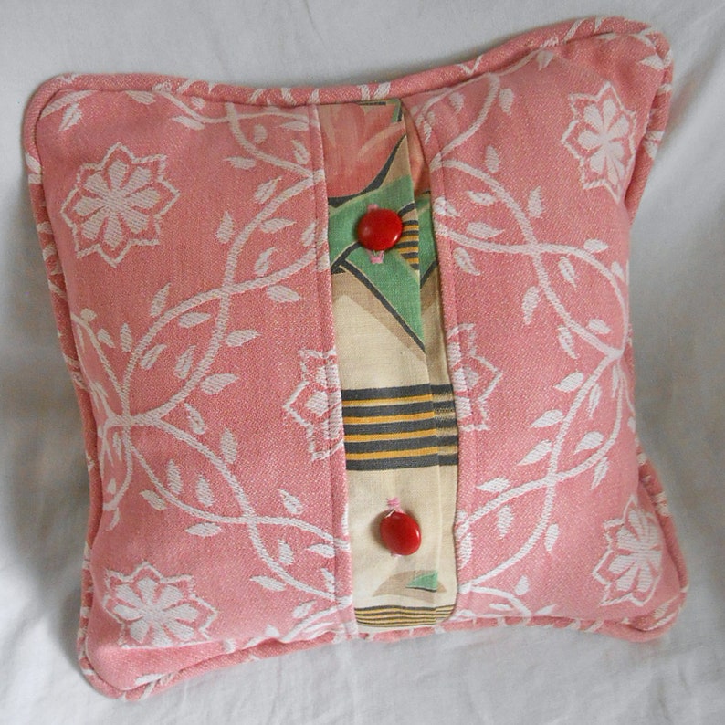 Art Deco PINK TULIPS PILLOW Cover Spring Blooms Gold & Black Geo Stripes Green Sword Leaves Matelasse Back Button Opening Vintage Fabric 15 Bild 6