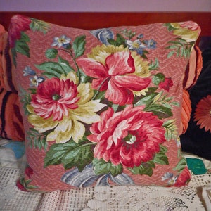 Art Deco PINK TULIPS PILLOW Cover Spring Blooms Gold & Black Geo Stripes Green Sword Leaves Matelasse Back Button Opening Vintage Fabric 15 Bild 9
