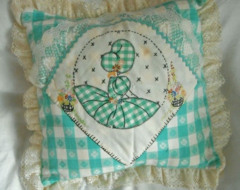 SUNBONNET SUE Pillow Cover Dainty 1930 Quilt Block Embroidered Daisies Hollyhocks on Aqua Gingham Lace & Rick Rack Trims 16" Handmade