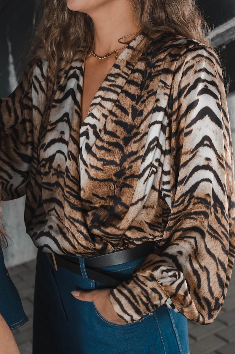 Plus Size Tiger Printed Notched Blouse