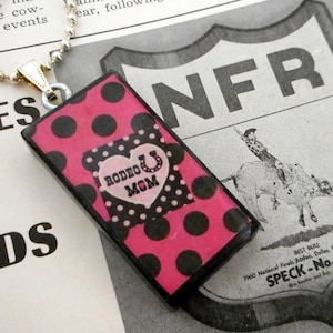 Rodeo moeder roze zwart Collage Domino ketting hanger teruggewonnen Mixed mediakunst