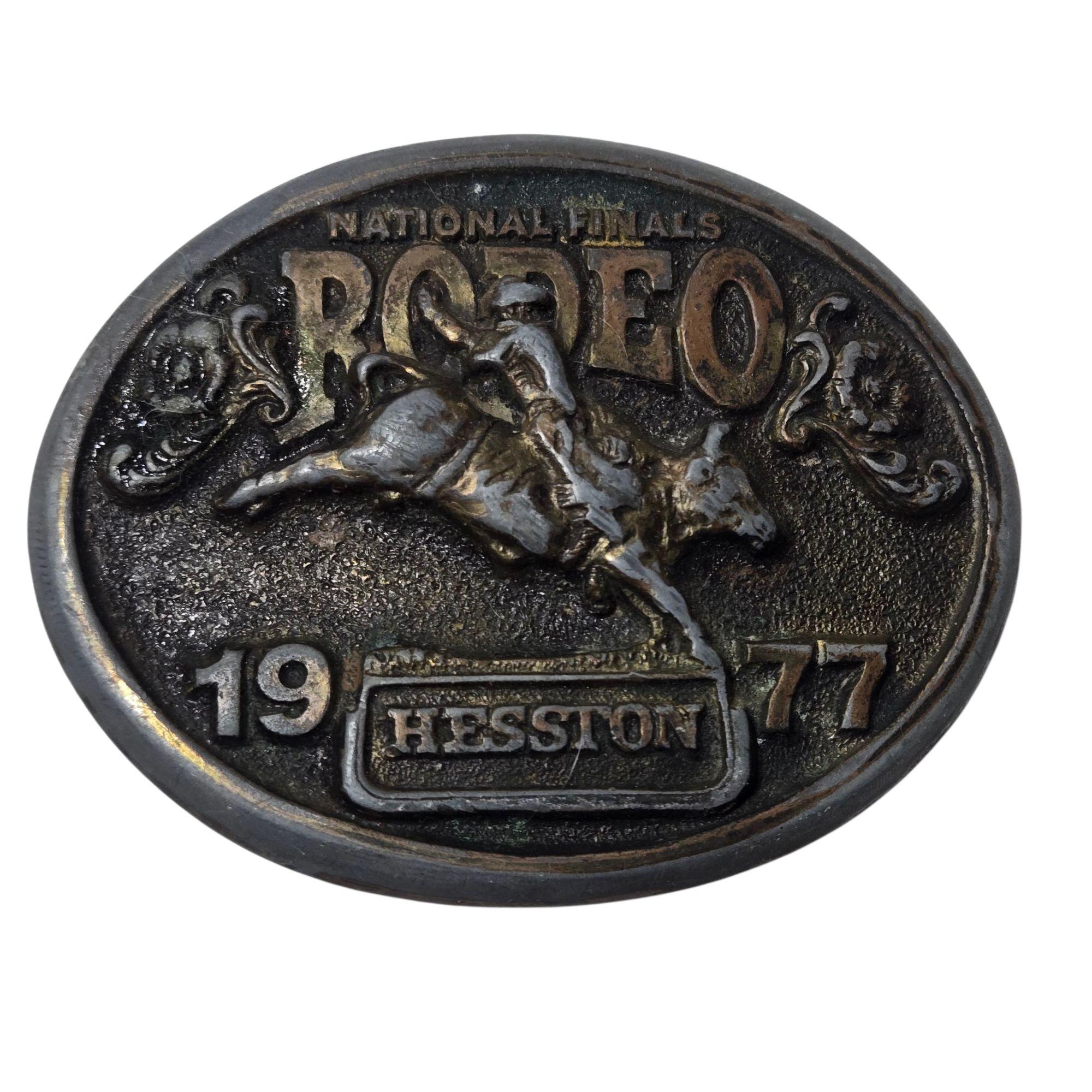 1977年ナショナル・ファイナルズ・ロデオ・ベルト・バックル・ブル
