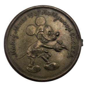 ミッキー ヴィンテージ バックル 1937 当時物 ディズニー vintage 1937 Mickey Mouse - Etsy