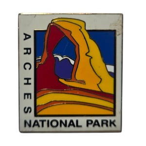 Arches National Park Souvenir Pin Badge Travel Utah UT Collectible