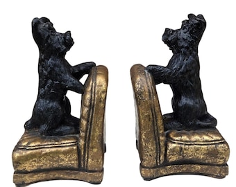 Vintage Scottie Dog boekensteunen gouden stoelen zwarte Schotse terriër leesgrage decor