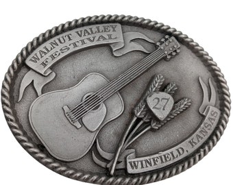 Akustisk gitarr 1998 Bältesspänne Walnut Valley Festival 27:e Winfield KS Musikmästerskap i flatplockning