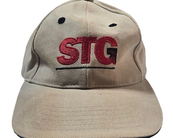 Gorra de béisbol vintage STG beige, ajustable, usada y desgastada