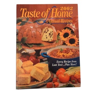 2002 Taste Of Home Annual Recipes Hardcover Cookbook Vintage Recipe Book
