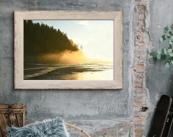 Die Küste von Oregon, Küstenlandschaft, kurzer Sandstrand, nebliger Strand, goldener Nebel, Pazifik, Surfer-Stranddekor, Westküsten-Fotografie