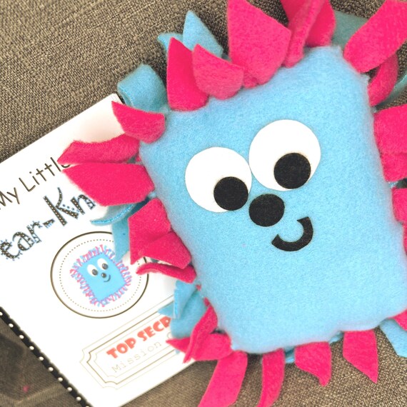 The ORIGINAL Fear-Knot - Chase Fears Away! - Gift Set Includes Plushie, Booklet & Colored Pencils - (Sky Blue Front - Bright Pink Back)