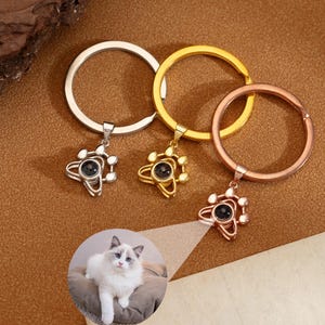 Pet Photo Projection Keychain, Dog Paw Pendant Memorial Keychain, Personalized Gift for Pet Loss, Pet Portrait Keychain, Family Animal Gifts
