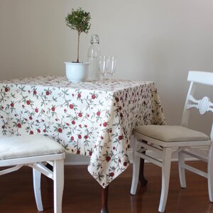 Red floral print square tablecloth crafted in cotton-linen blend, ideal as a mahjong table cloth, card table cover, or Christmas holiday table cloth. Washable and reusable, this game table cloth brings warmth and elegance to game nights, poker evenings, or seasonal entertaining. Inspired by William Morris patterns, it offers both beauty and function. A versatile card tablecloth that works equally well in the kitchen or living room, designed to last through every gathering.