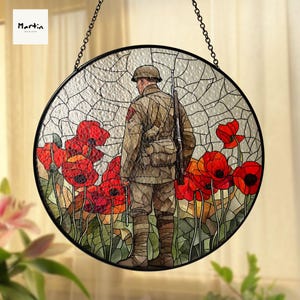 Veteraan gedenkteken gebrandschilderd glas Suncatcher – soldaat met rode klaprozen raam hangend – Dodenherdenking militair cadeau - afhankelijkheidsdag cadeau