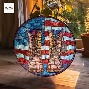 Patriottische laarzen faux gebrandschilderd glas Suncatcher, militair Memorial raamdecoratie, 4 juli soldaat cadeau, Amerikaanse vlag Suncatcher ornament