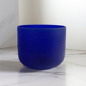 432hz/440hz 8 inch Blue Crystal Singing Chakra Bowl for Yoga & Meditation, Meditation Bowls with Accessories, Crystal Sound Bowls