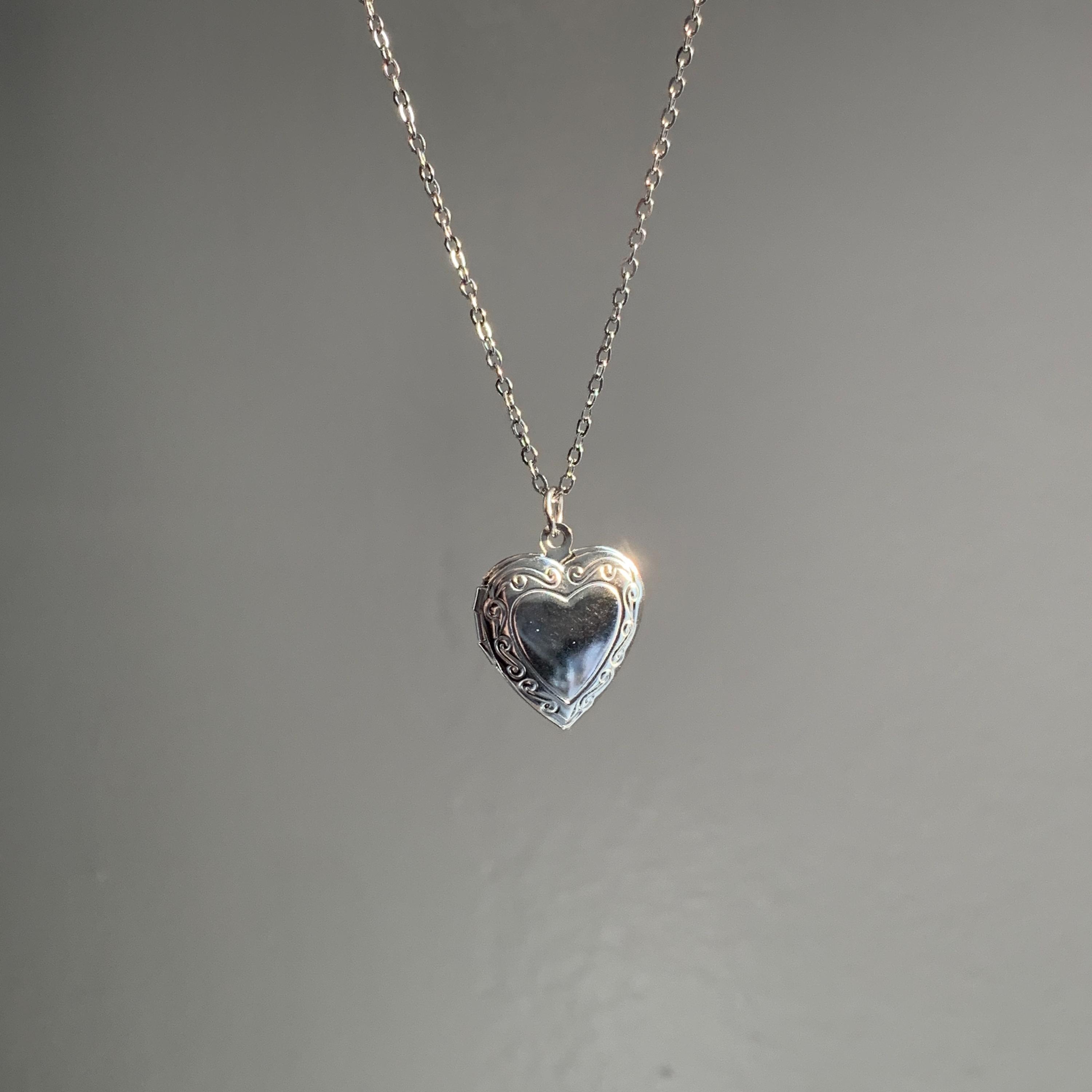 Silver Heart Locket Necklace, Cute Heart Locket, Vintage Photo Locket No Tarnish Stainless Steel Necklace, Personalized Gift For Her