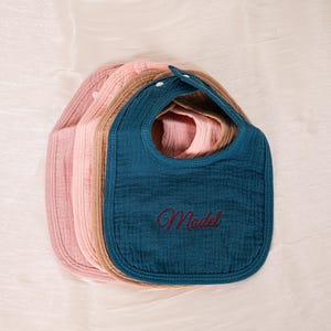カスタムベビービブ、カスタム刺繍ベビービブ、カスタムネームベビービブ、パーソナライズベビービブ、カスタムベビーギフト、ベビーシャワーギフト