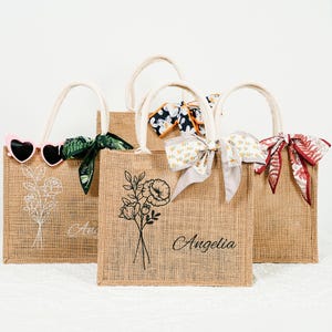 Personalisierte Sacktaschen, Brautjungfer Taschen Personalisiert, Benutzerdefinierte Name Tasche, Brautjungfer Sackleinen Tragetasche, Benutzerdefinierte Geburtsblume Brautjungfer Taschen
