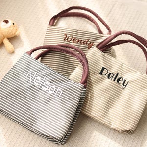 Bolsa de almuerzo con rayas personalizada, bolsa de almuerzo con nombre bordado, bolsa de almuerzo de nailon retro, bolsa térmica aislante para almuerzo, bolsa de mano portátil, regalo de vacaciones