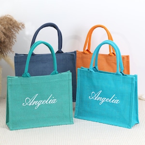 Personalized Bridesmaid Bags, BurlapTote Bags, Bridesmaid Gift Bag, Bachelorette Party Bags, Custom Name Bridesmaid Bag, Gift Bag
