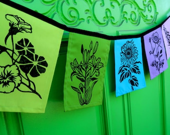 Garden Flags with Flowers - Flower Flags jewel tones - Garden Prayer Flags - Garden Gate Decoration - Sunflower - Windsparrow Studio - Flag