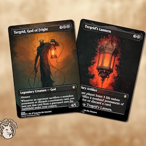 Könnte beinhalten: Zwei Fantasy-Sammelkarten. Eine Karte zeigt eine dunkle Gestalt mit einer Laterne, betitelt "Tergrid, God of Fright". Die andere Karte, "Tergrid's Lantern", zeigt eine detaillierte Laterne mit feurigem Hintergrund. Beide Karten haben einen schwarzen Rand.