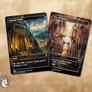Peut inclure: Deux cartes d'art fantastique. L'une représente une tombe antique dans un paysage détaillé. L'autre montre une ville avec un style architectural gothique. Les cartes portent les inscriptions "Ancient Tomb" et "City of Traitors".