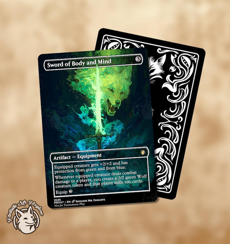 Może przedstawiać: Karta Magic: The Gathering zatytułowana "Sword of Body and Mind" przedstawiająca zielonego wilka i świecący miecz. Karta ma czarną obw&oacute;dkę i tekst opisujący jej zdolności. Widoczna jest druga karta z dekoracyjnym czarno-białym wzorem.