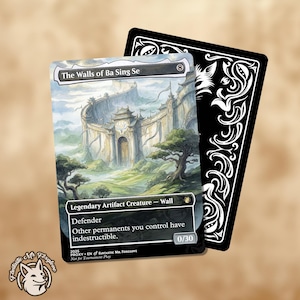Op de afbeelding: Een Magic: The Gathering-kaart met "The Walls of Ba Sing Se", met een gedetailleerde illustratie van een fort. De kaart heeft een zwarte rand en een wit decoratief ontwerp op de achterkant. De kaart heeft ook de tekst "Legendary Artifact Creature - Wall".
