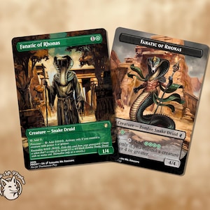 Puede incluir: Dos cartas coleccionables con "Fanatic of Rhonas". Una carta representa a un druida serpiente con una túnica oscura, la otra a un druida serpiente zombi. Las cartas tienen un borde verde y negro con texto.