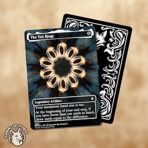 Puede incluir: Una carta coleccionable rectangular titulada The Ten Rings que presenta una disposición circular central de diez anillos naranjas brillantes sobre un fondo azul oscuro. El texto de la carta incluye Legendary Artifact y más.