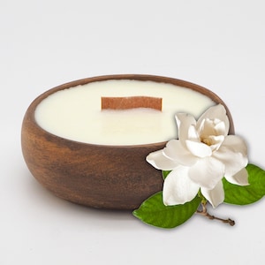 Gardenia Candle in Beautiful Acacia Bowl - Hawaiian Gardenia - MADE IN USA