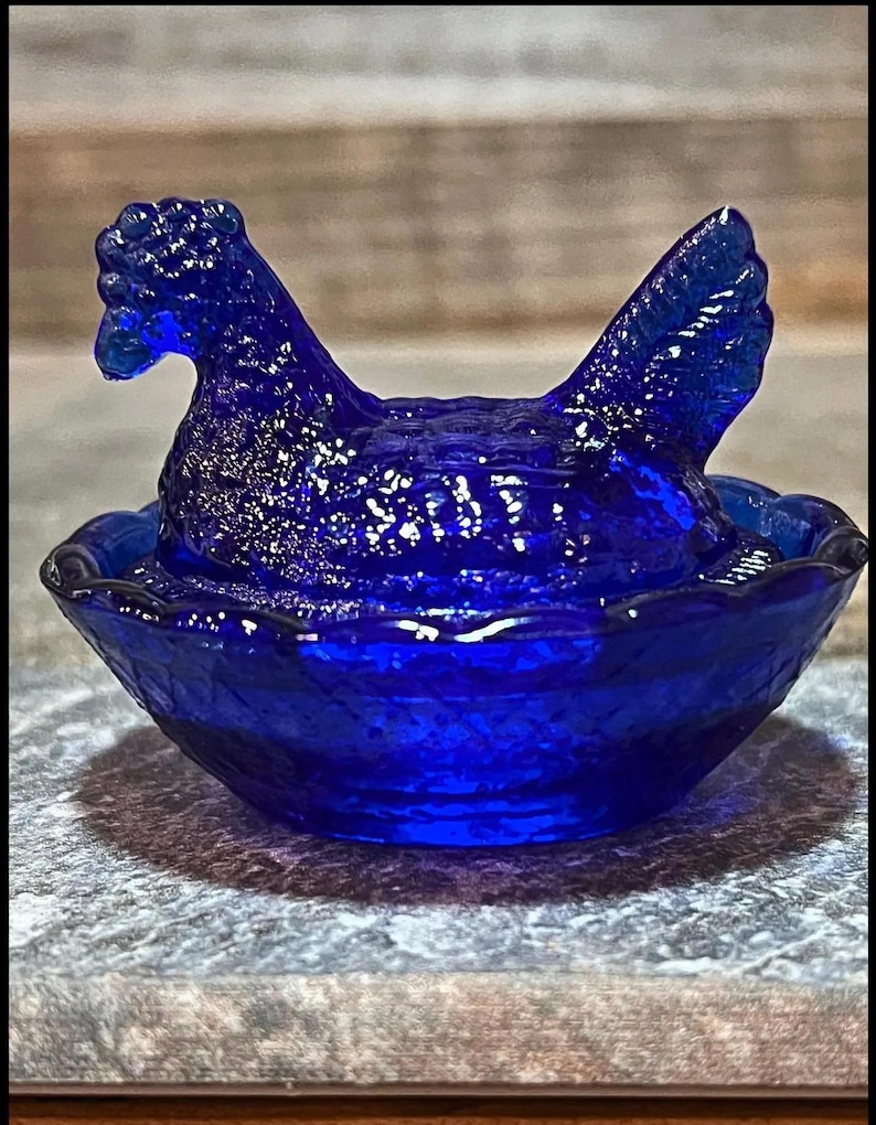 Mini Glass Hen on Nest | Salt Cellar | Green, Jadeite, Cobalt, Peach | Miniatures | Vintage | Mini Hen on Nest | Miniature Chicken Cobalt