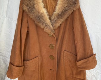 Vintage 1960s Camel Wool Swing Coat | Removable Fur Collar, L/XL