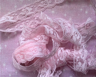 1" wide Vintage Pastel Pink Flat Lace Trim Narrow Floral design Lovely Floral (1 order = 2 yards) Excellent condition