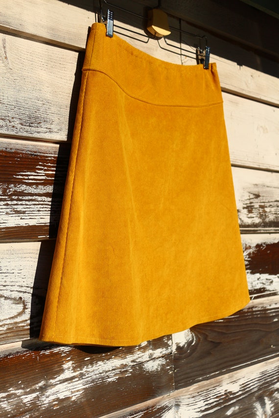 Jupe en velours cotele jaune moutarde poids moyen ligne A simple jupe en velours cotele velours cotele 14 fabrique sur mesure dans toutes les tailles et longueurs Etsy France