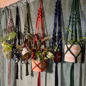 Custom Crystal Plant Hanger-Macramé Plant Hanger with Your Choice of Crystal Beads (Labradorite, Citrine, Moonstone, Etc)-Witchy Plant Décor
