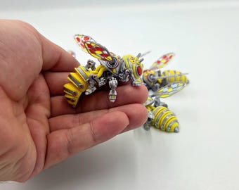 Cute Mini Cyber Bee Figurine | 3D Printed Robot Insect | Unique Sci-Fi Desk Toy 2 Inch | Stress Relief Toy