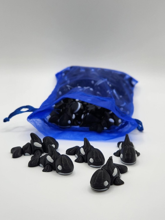 Orcas | 3D Printed | Articulated Flexi Bundle | Adorable Poseable 1 - Inch Orcas | Perfect Desk Buddy | Pocket Pal | Sensory Aid