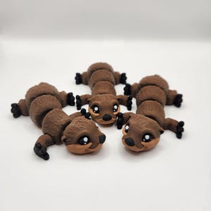 Otter | 3D Printed | Articulated Flexi Toy | 3 Inch Long Wiggly Otter | Desk Toy | Cute Animal Figurine | Otter Decor